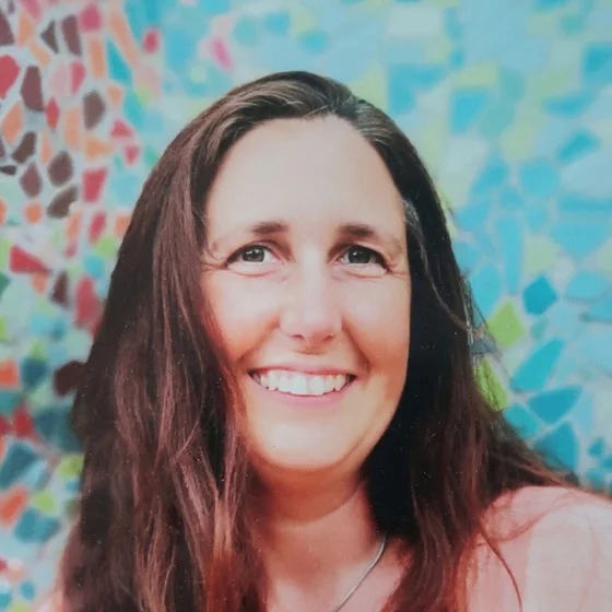 Janine, Kinderkrankenschwester und Absolventin der InTouch Massage Ausbildung